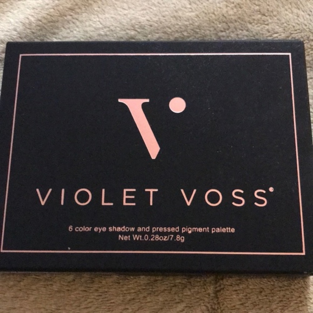 Violet Voss eyeshadow pallet.
